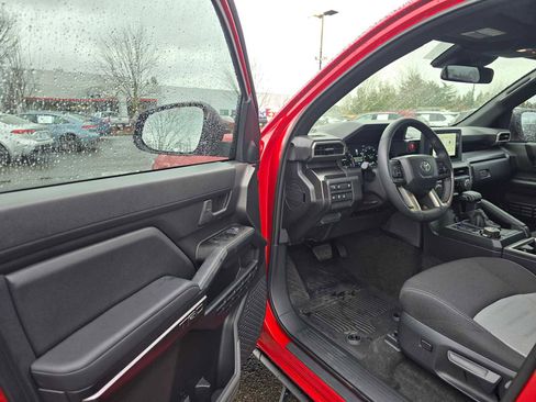 Certified 2025 Toyota 4Runner TRD Off-Road image 21