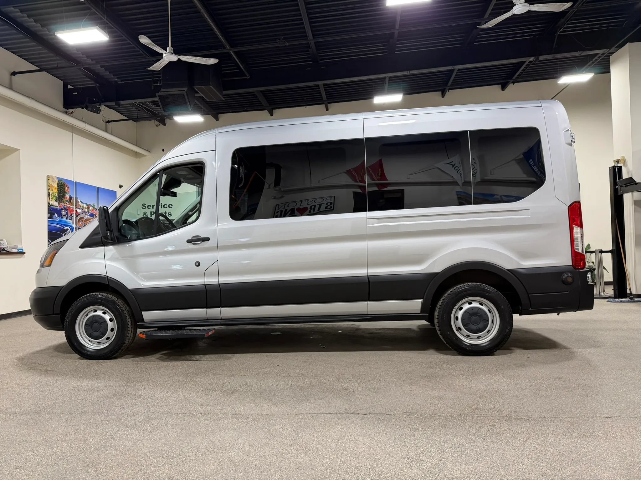 Used 2019 Ford Transit 250 148 Medium Roof RWD image 9