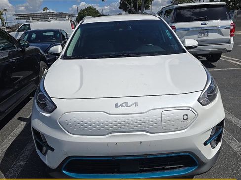 Used 2022 Kia Niro EX w/ Cold Weather Package FWD image 5