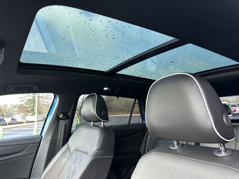 Used 2024 Volkswagen Atlas Cross Sport SEL Premium R-Line image 35