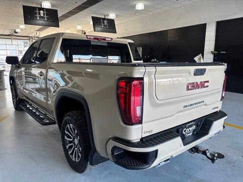 Used 2023 GMC Sierra 1500 AT4 w/ AT4 Premium Package AWD/4WD image 3