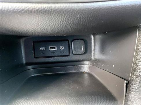 Used 2022 Chevrolet Equinox LT FWD image 25