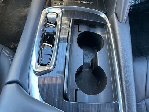 Used 2024 Buick Enclave Premium image 32