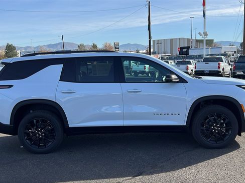 New 2026 Chevrolet Traverse LT w/ Midnight/Sport Edition image 4