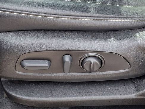 Used 2023 Chevrolet Traverse LT w/ Midnight/Sport Edition image 31