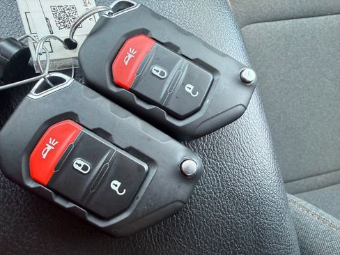 Used 2024 Jeep Gladiator Sport AWD/4WD image 25