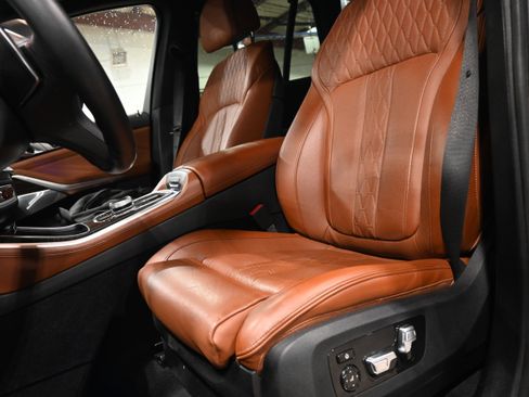 Used 2024 BMW X5 M60i AWD/4WD image 14