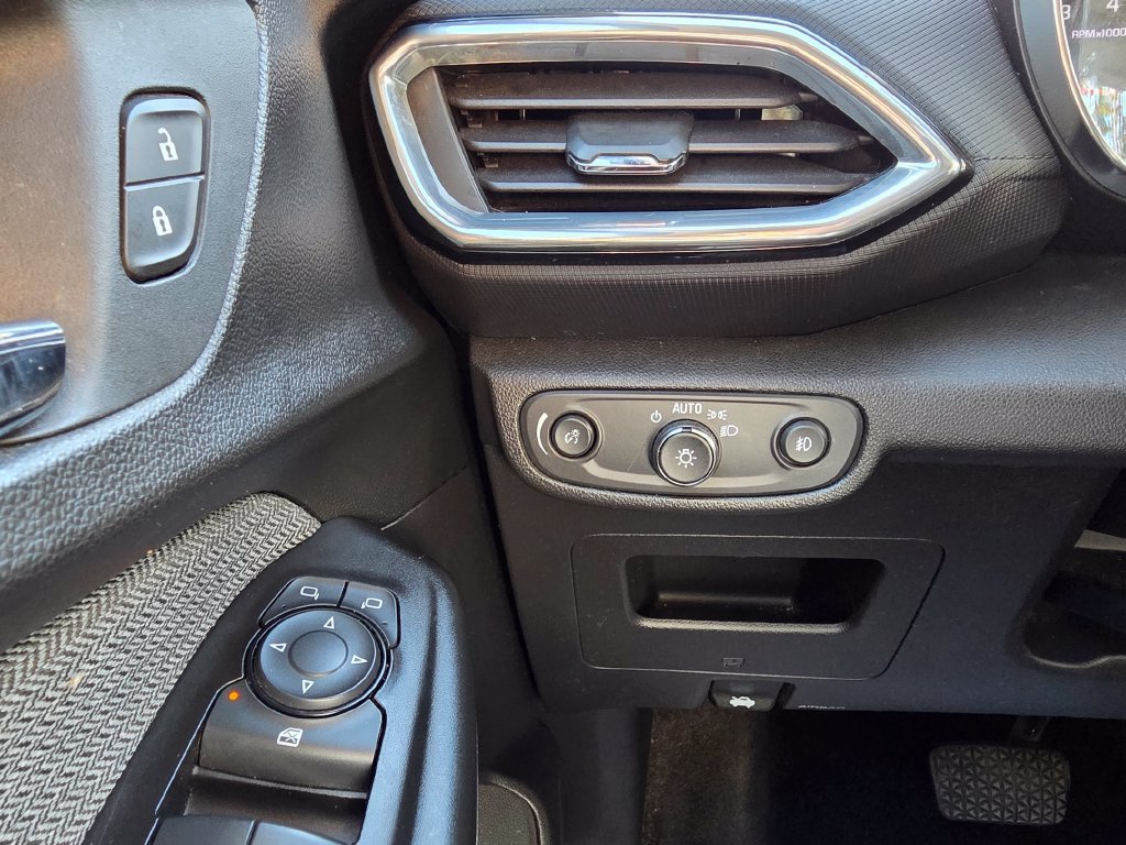 Used 2022 Chevrolet TrailBlazer LT w/ Convenience Package FWD image 34