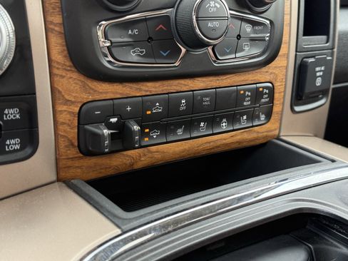 Used 2017 RAM 1500 Laramie Longhorn image 25