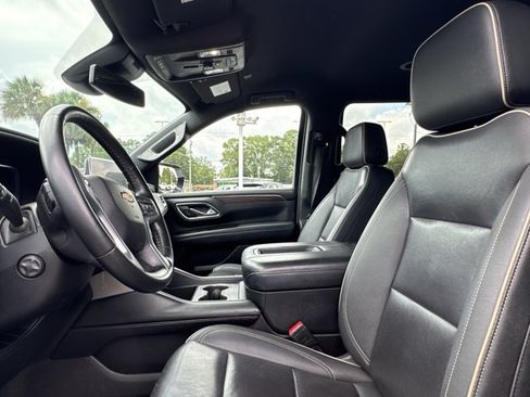 Used 2023 Chevrolet Suburban Premier RWD image 16