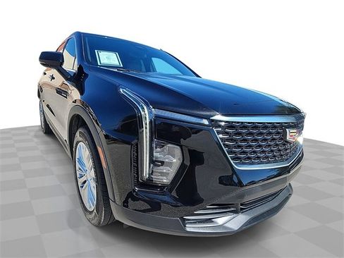 Used 2024 Cadillac XT4 Luxury w/ Cold Weather Package image 1