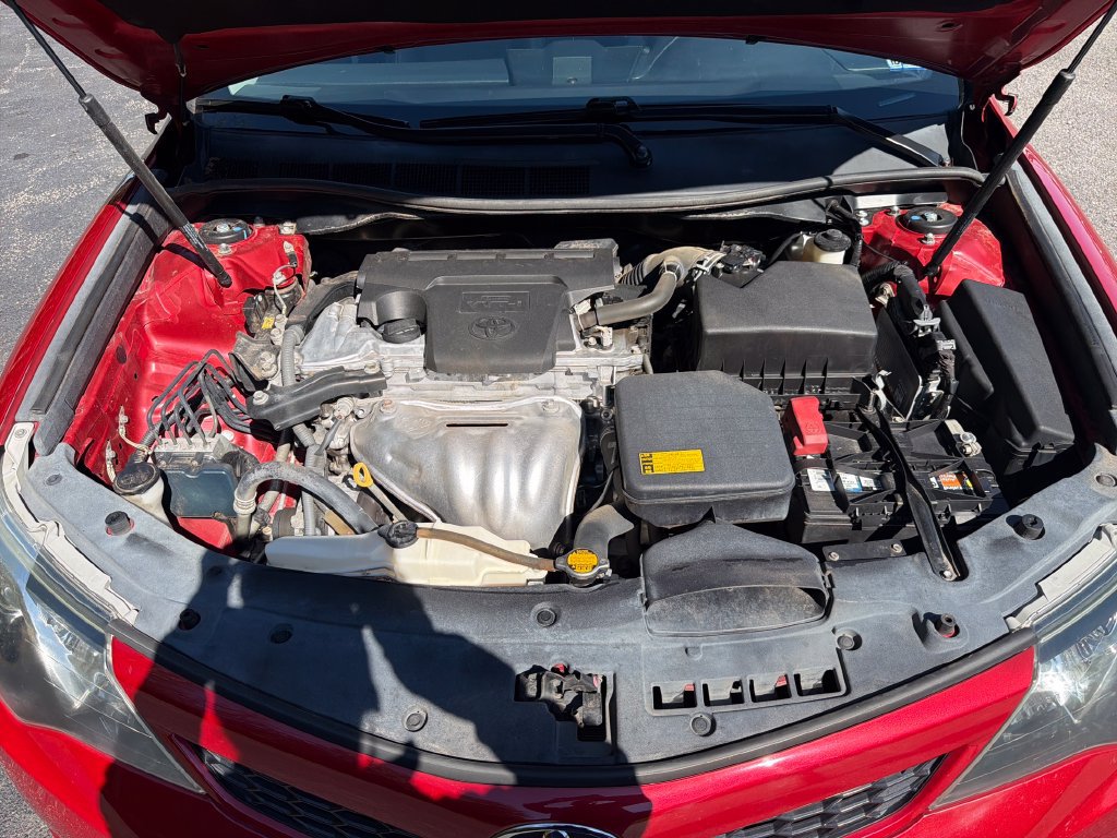 Used 2014 Toyota Camry SE FWD image 25