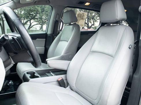 Used 2018 Honda Odyssey Touring image 7