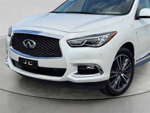 Used 2017 INFINITI QX60 Luxe w/ Deluxe Technology Package image 16