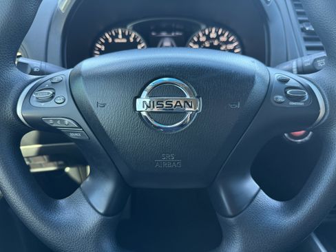 Used 2015 Nissan Pathfinder S image 26