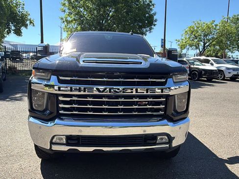Used 2020 Chevrolet Silverado 2500 LTZ w/ LTZ Plus Package AWD/4WD image 2