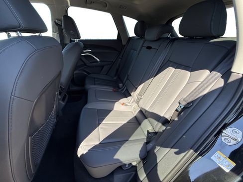 New 2025 Audi Q5 Premium image 16