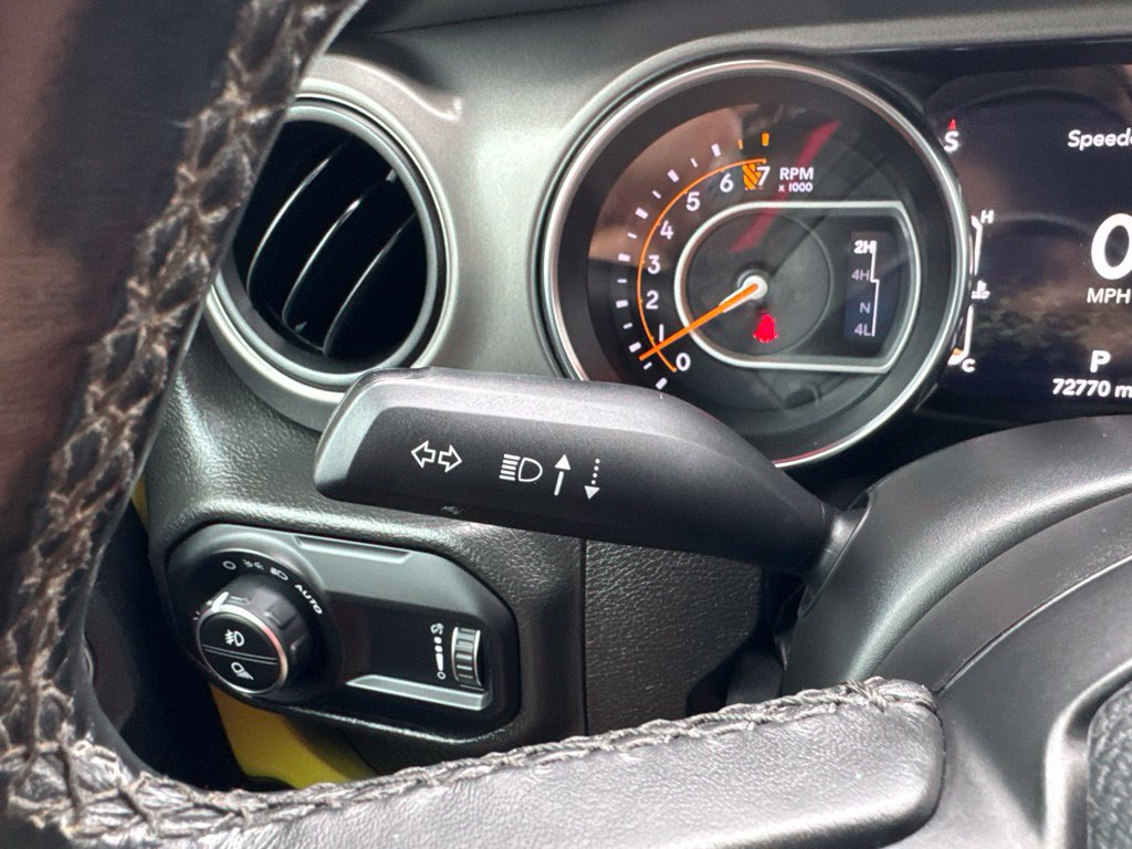 Used 2023 Jeep Gladiator Sport AWD/4WD image 12