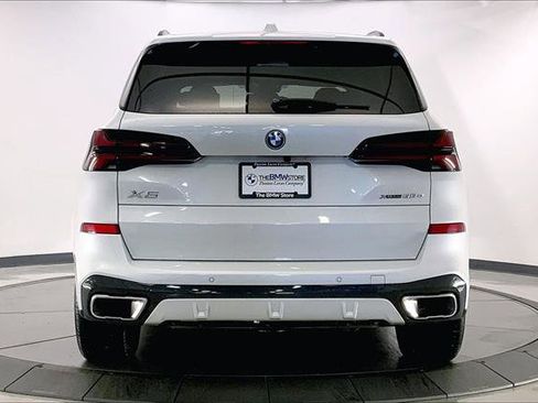 Certified 2024 BMW X5 xDrive50e w/ M Sport Package image 3