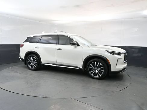 Used 2025 INFINITI QX60 Sensory w/ Vision Package AWD/4WD image 7