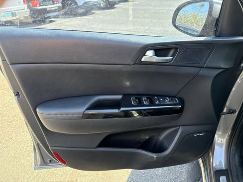 Used 2018 Kia Sportage SX FWD image 11