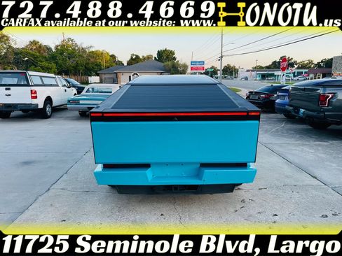 Used 2024 Tesla Cybertruck AWD Crew Cab image 7