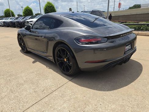 Used 2017 Porsche 718 Cayman RWD image 8
