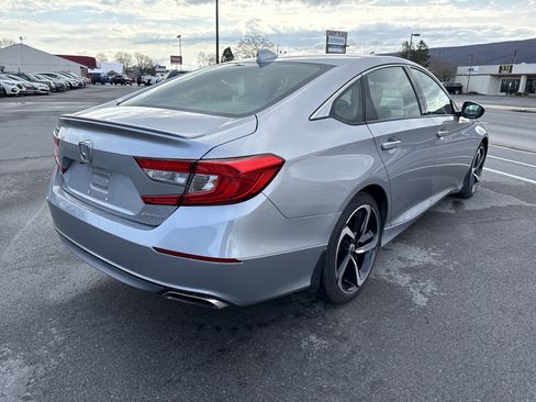 Used 2018 Honda Accord Sport image 3