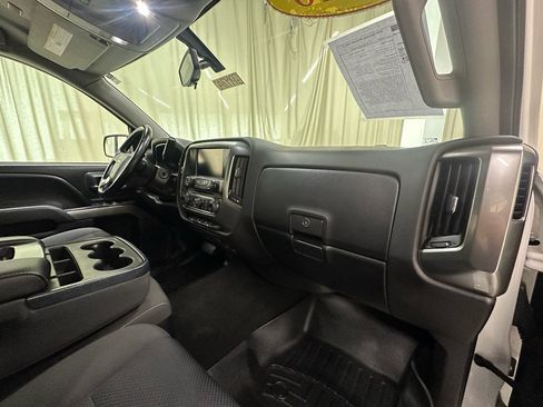 Used 2018 Chevrolet Silverado 1500 LT w/ All Star Edition image 21