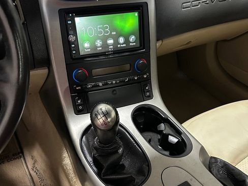 Used 2005 Chevrolet Corvette Coupe w/ Preferred Equipment Group RWD image 12