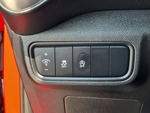 Used 2023 Kia Soul LX w/ LX Technology Package FWD image 17