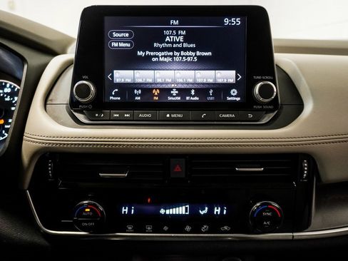 Used 2021 Nissan Rogue SV image 24