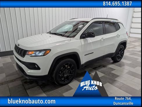 Used 2025 Jeep Compass Latitude w/ Altitude Special Edition AWD/4WD image 1