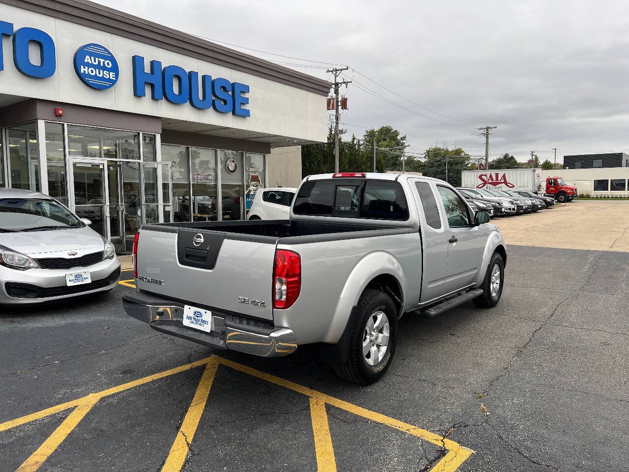 Used 2009 Nissan Frontier SE w/ SE Value Truck Pkg AWD/4WD image 11