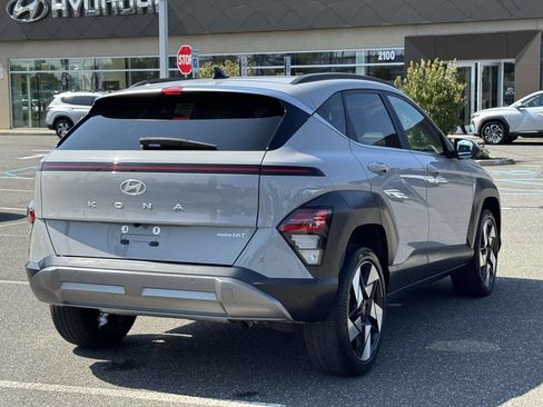 Used 2024 Hyundai Kona Limited AWD/4WD image 8