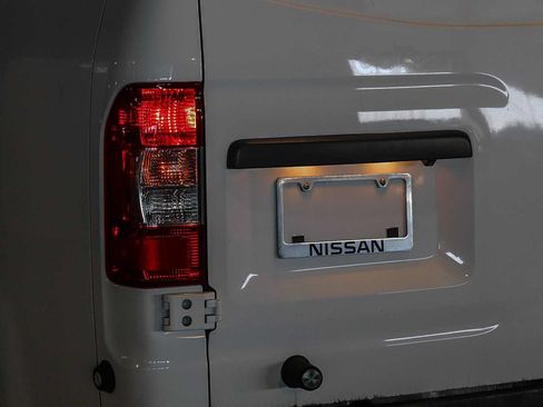 Used 2018 Nissan NV 2500 SV w/ Navigation Package RWD image 9