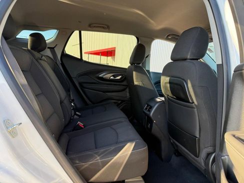 Used 2023 GMC Terrain SLE w/ Driver Convenience Package image 13