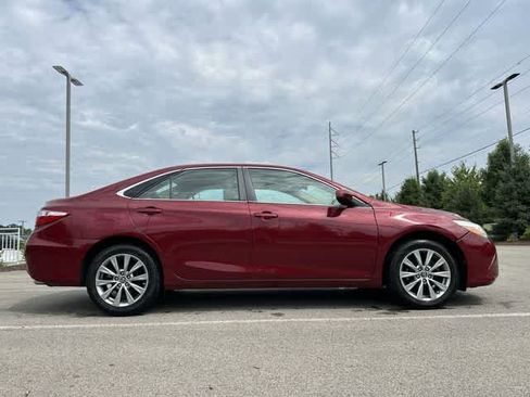 Used 2017 Toyota Camry XLE FWD image 3