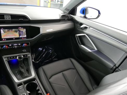 Used 2022 Audi Q3 2.0T Premium Plus w/ Premium Plus Package AWD/4WD image 24