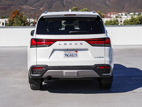 Used 2025 Lexus LX 600 4WD w/ Luxury Package image 5