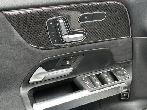 Certified 2025 Mercedes-Benz GLB 250 image 12