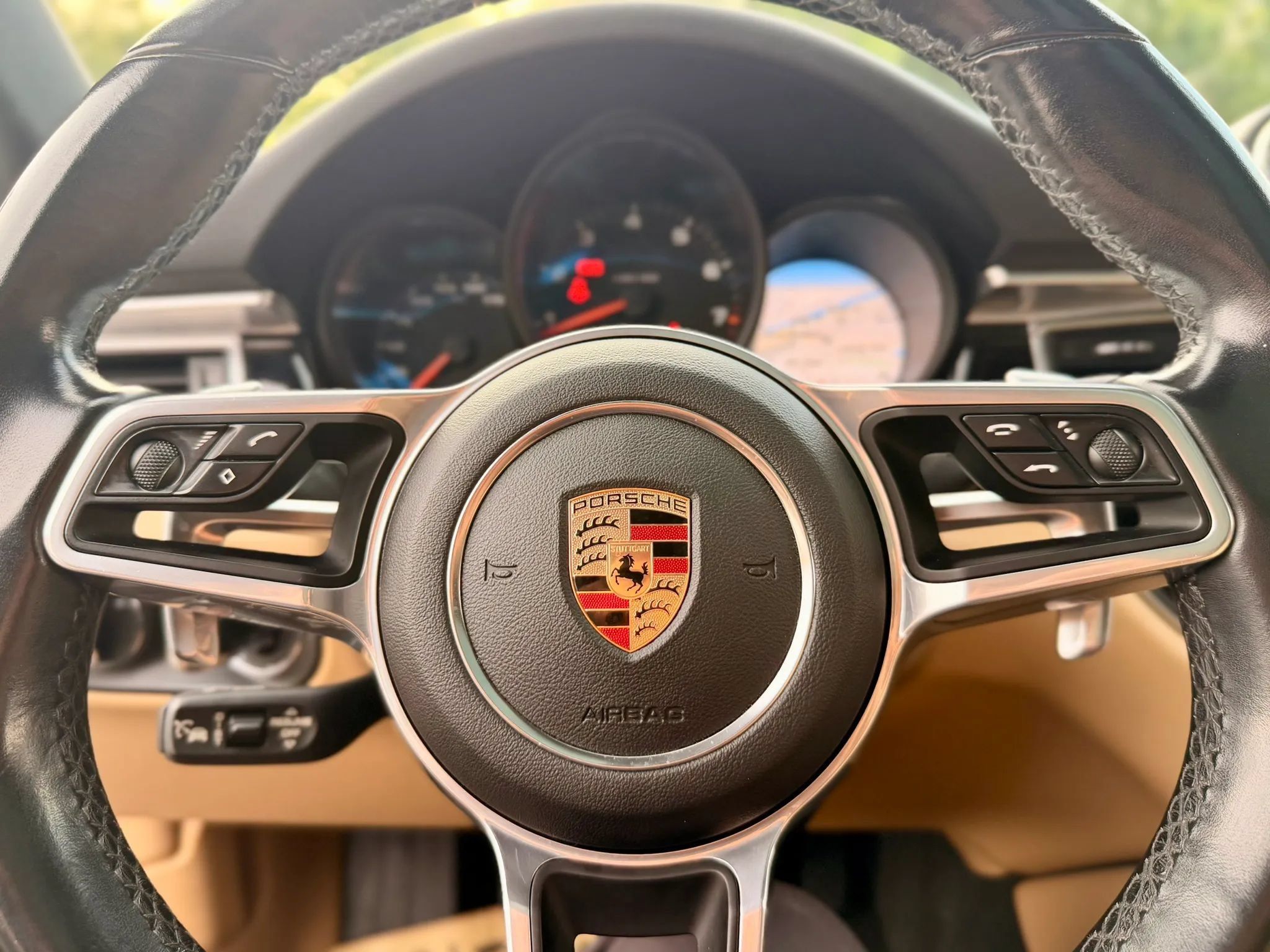 Used 2018 Porsche Macan Sport Edition AWD/4WD image 41