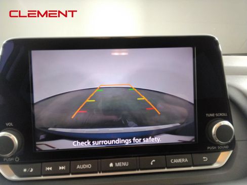 Used 2023 Nissan Rogue SV FWD image 8