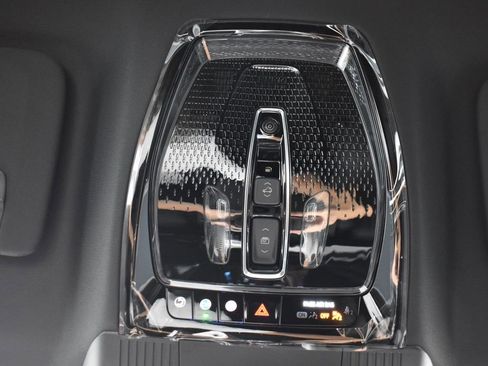 New 2026 Cadillac Vistiq Sport w/ LPO, Floor Liner Package image 24