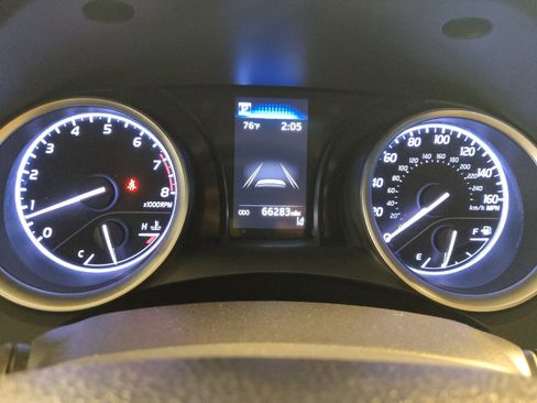 Used 2021 Toyota Camry LE image 23