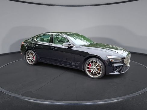 Used 2025 Genesis G70 2.5T image 6