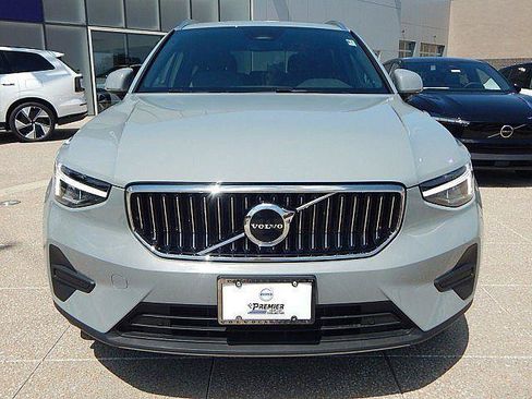 Used 2025 Volvo XC40 B5 Core AWD/4WD image 12