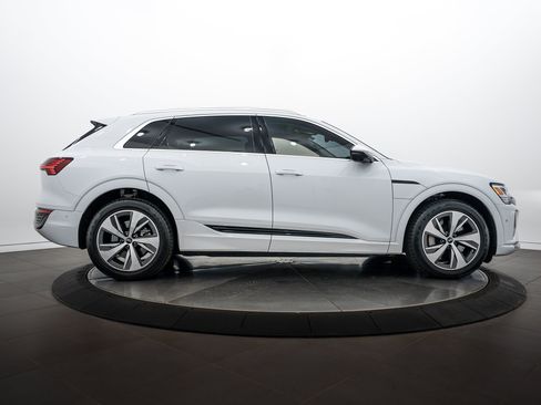 Certified 2024 Audi Q8 e-tron Premium Plus w/ Premium Plus Package AWD/4WD image 3