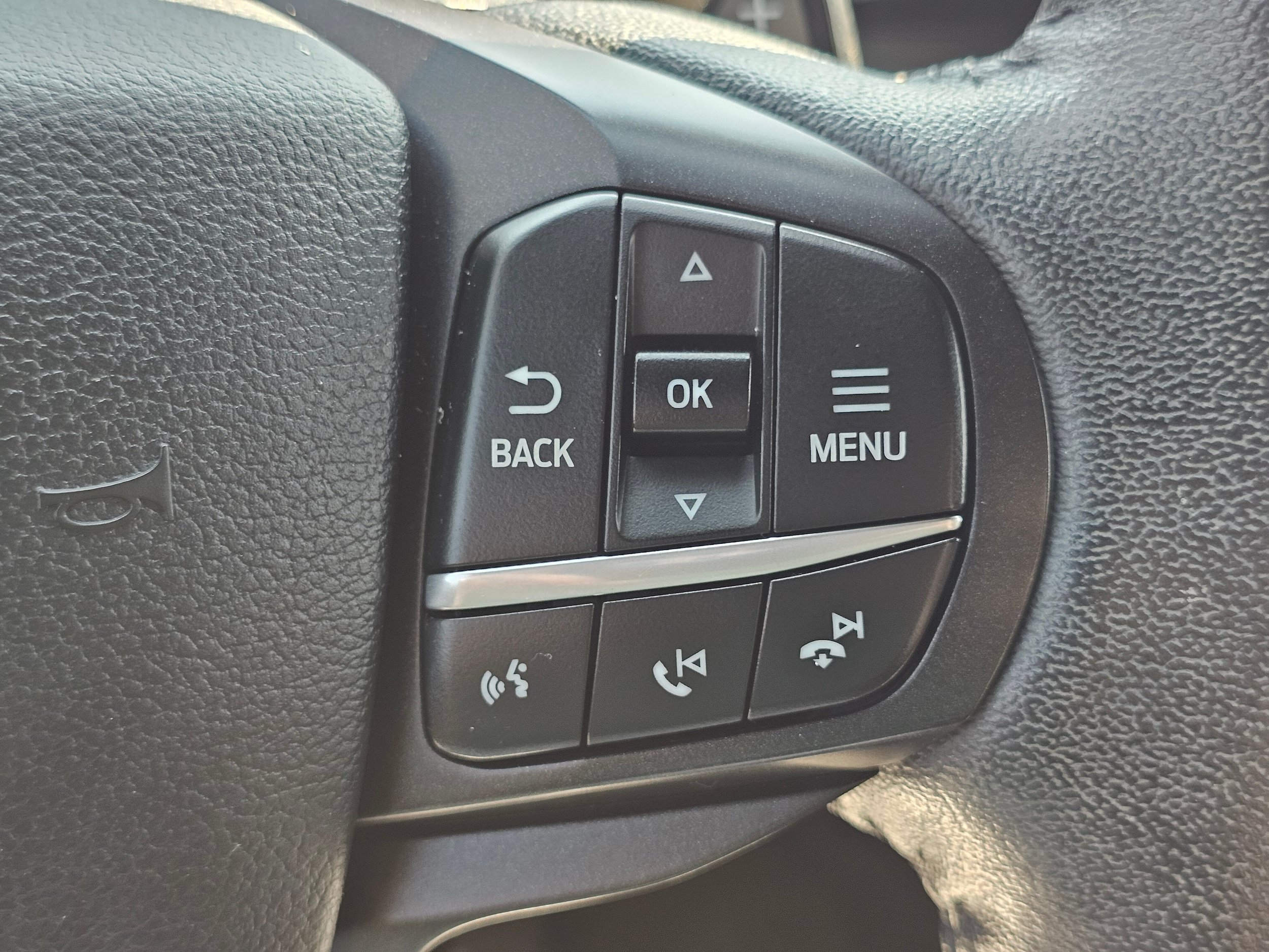 Used 2020 Ford Explorer XLT w/ Equipment Group 202A AWD/4WD image 28