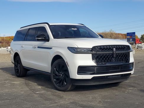 New 2025 Lincoln Navigator L Reserve w/ Jet Appearance Package image 1